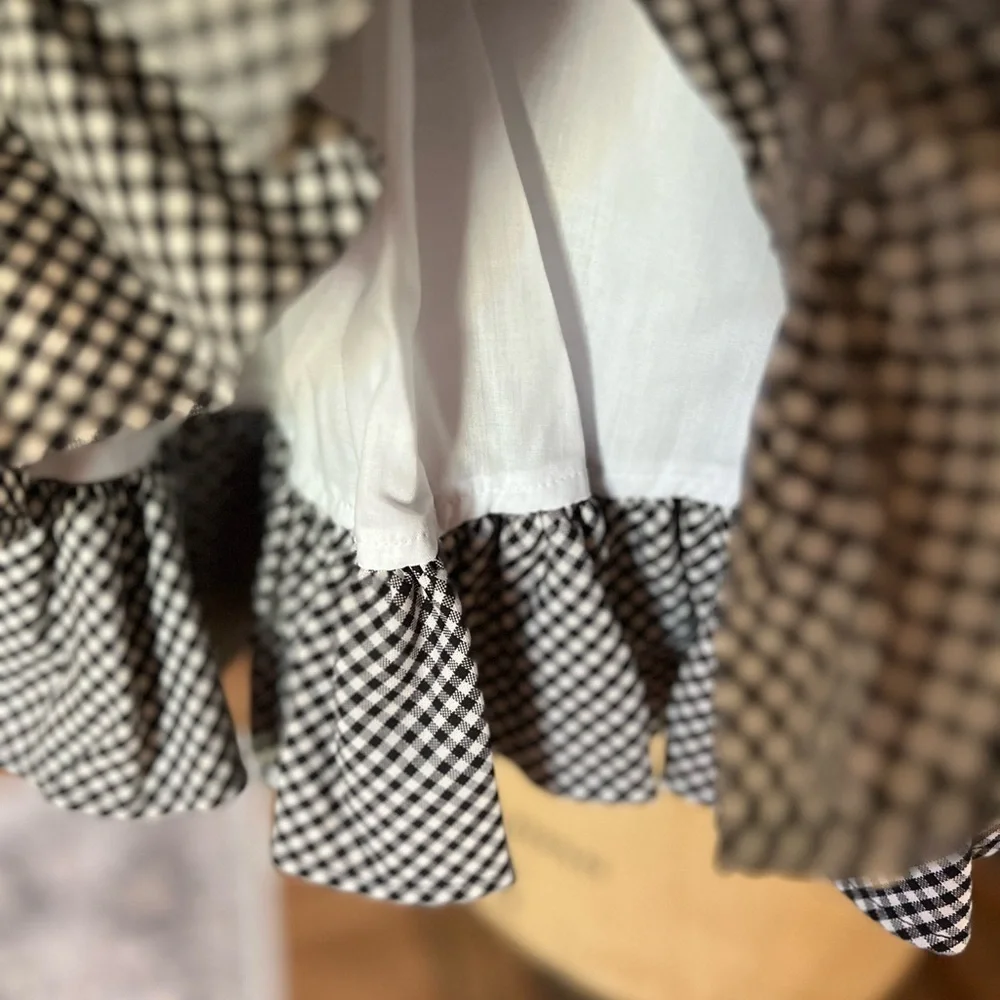 Nelly Madison black & white striped dress size 6